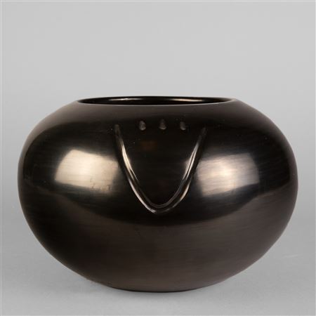 Toni Roller : Blackware Bowl with Bear Paws, 1980