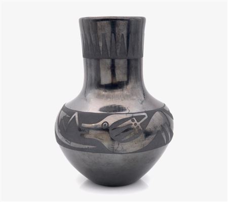 Maria & Santana Martinez : SAN ILDEFONSO PUEBLO BLACKWARE VASE