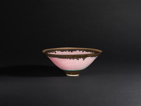 Lucie Gomperz Rie : Footed bowl