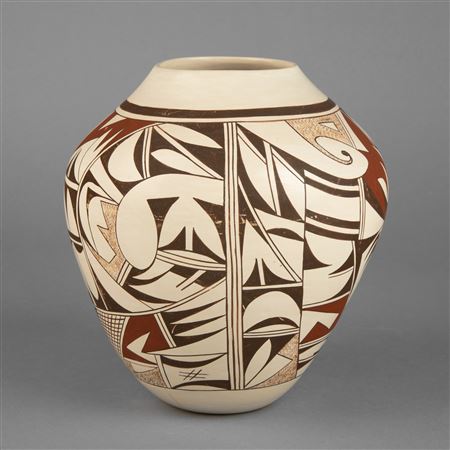 Joy Navasie : Polychrome Jar