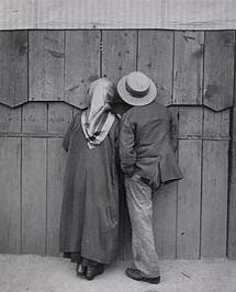 Andre Kertesz : Circus, Budapest, 19 May 1920