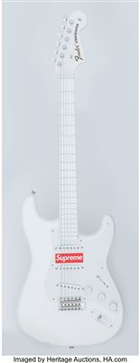 Supreme : Fender Stratocaster White