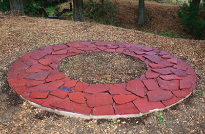 Richard Long : RED FALL RING